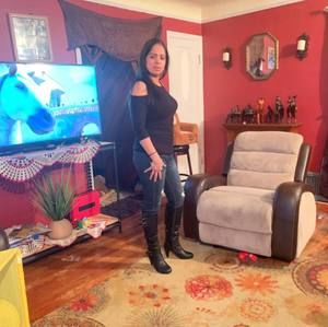 Meet your Posher, Jeni lopez